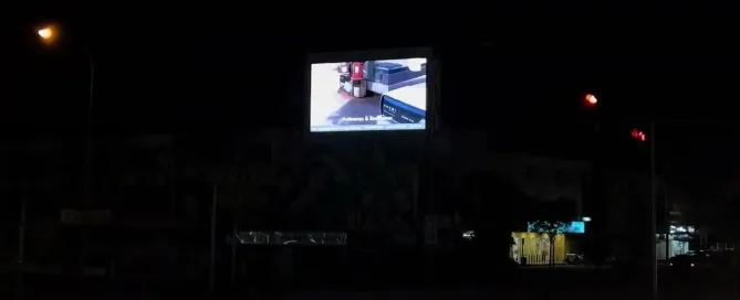 videotron pada malam hari