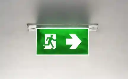 Exit Sign: Fungsi, Jenis, Standar, dan Manfaat Keselamatan