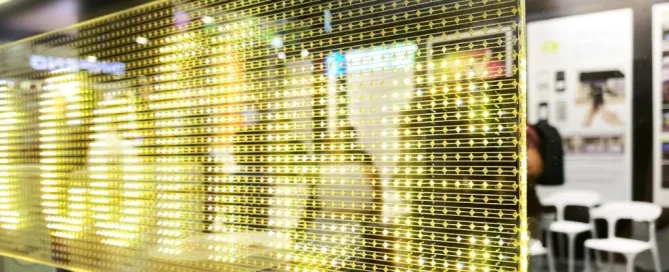 LED transparan untuk jendela toko