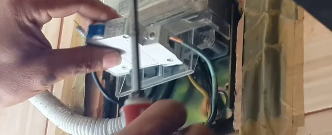 cara ganti mcb listrik rusak