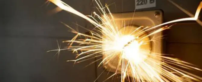 penyebab stop kontak konslet