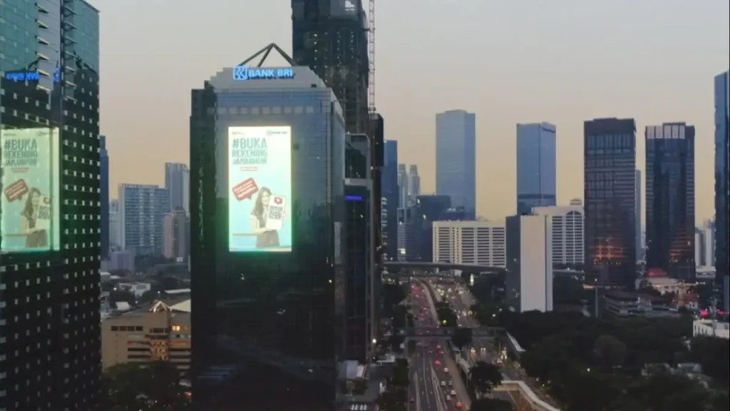 videotront terpasang sangat tinggi