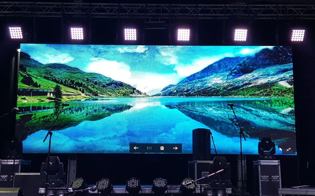 LED screen-