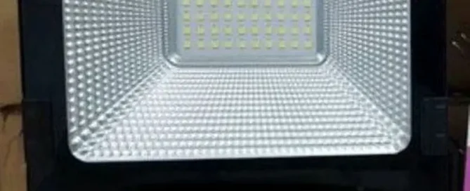 lampu sorot 100 watt