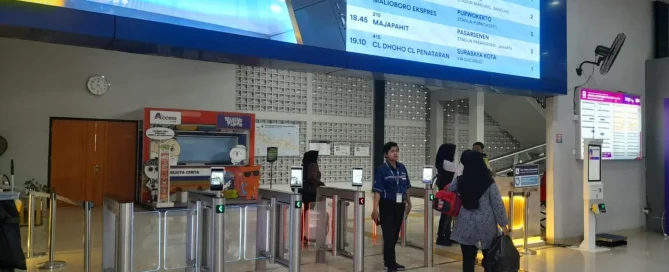 Videotron untuk Stasiun Transportasi Publik