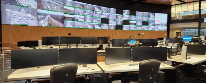 Command Center Modern dan Spesifikasi