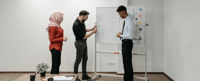 layout ruang rapat 6 orang dengan interactive flat panel