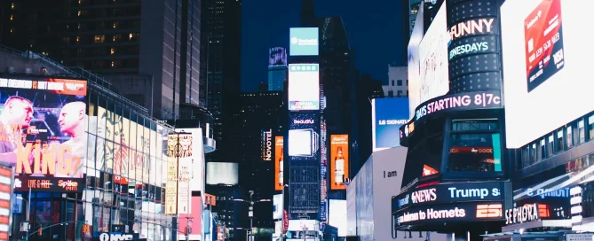 display advertisement dengan elemen visual menarik dan konversi tinggi