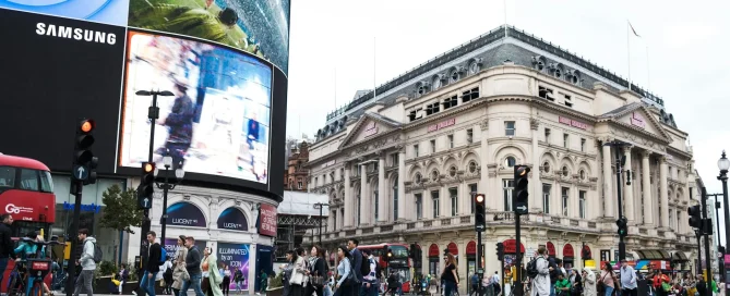 led display screen cerah dan tajam untuk iklan indoor maupun outdoor