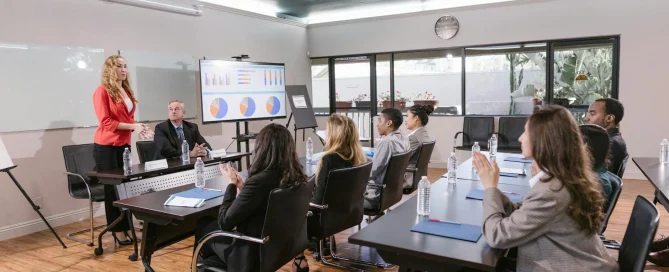 alat komunikasi audio visual interactive flat panel dan LED display