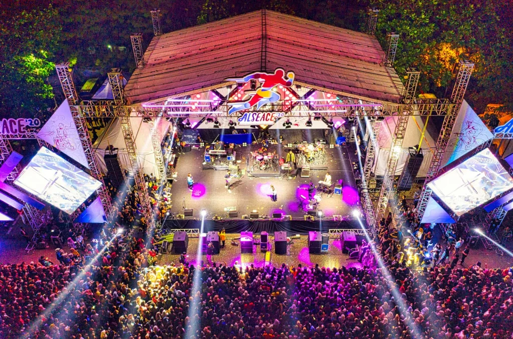 sound panggung jernih dan bertenaga untuk konser