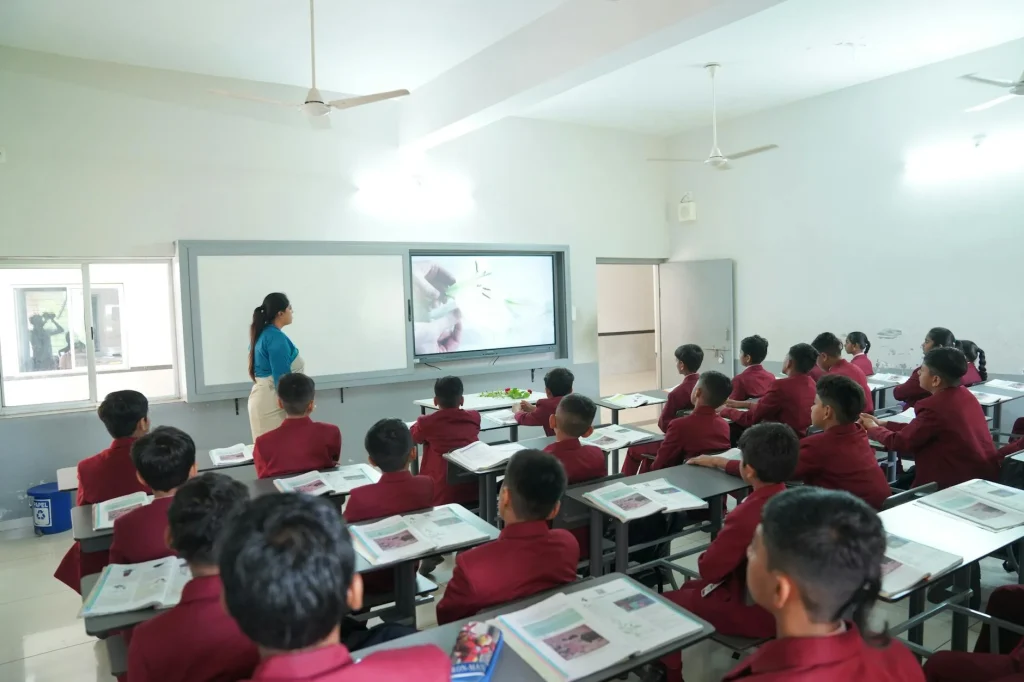 benq interactive flat panel 75 inch di ruang kelas dan meeting
