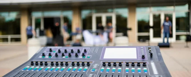 videotron sewa siap pakai dengan teknisi on-site selama event