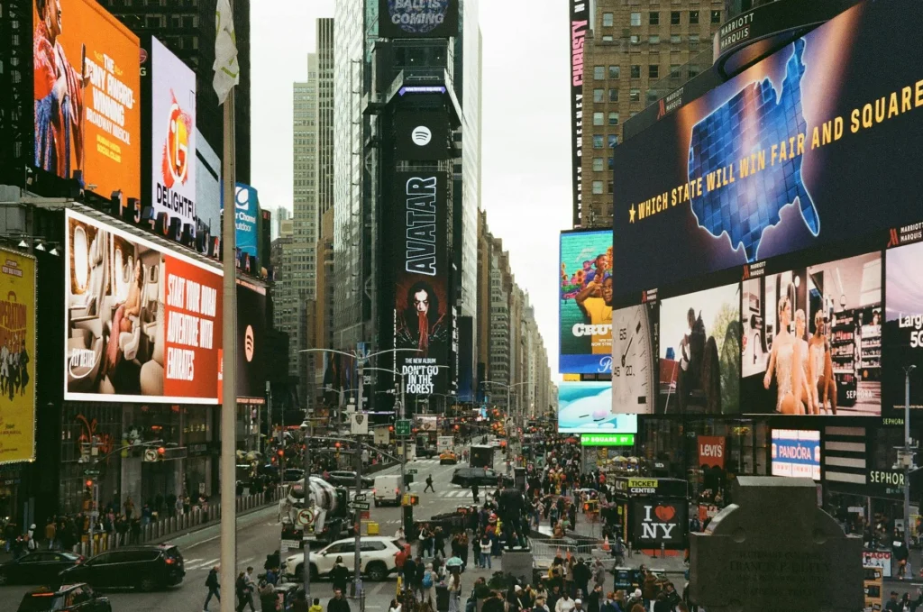 led videotron terang dan tahan cuaca untuk promosi luar ruang