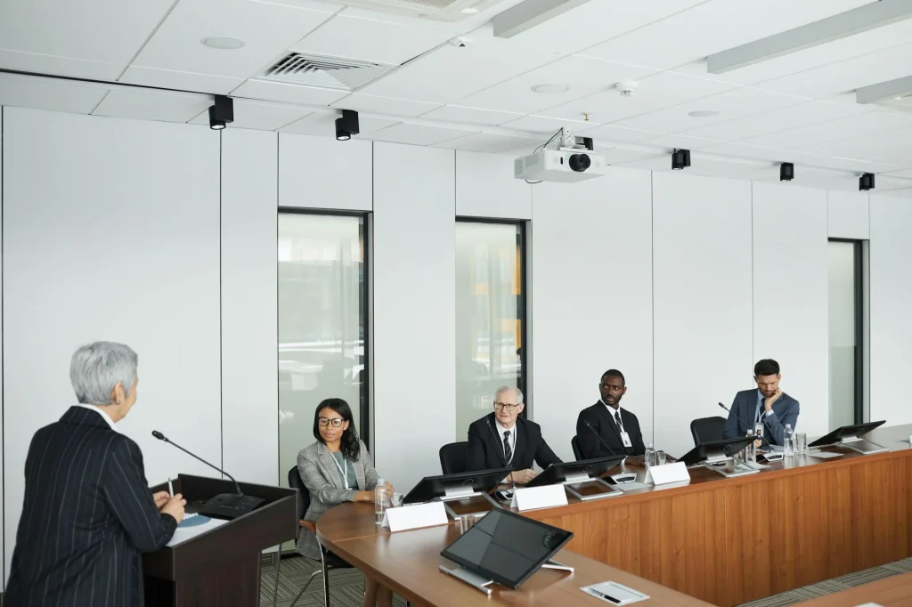 media audio visual pada interactive flat panel untuk ruang rapat
