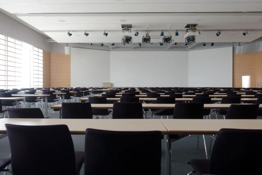 benq interactive flat panel datasheet pada ruang meeting