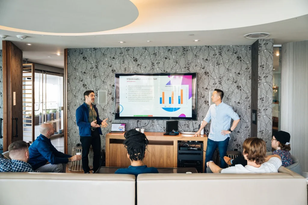 sewa tv 43 inch untuk pameran dan seminar