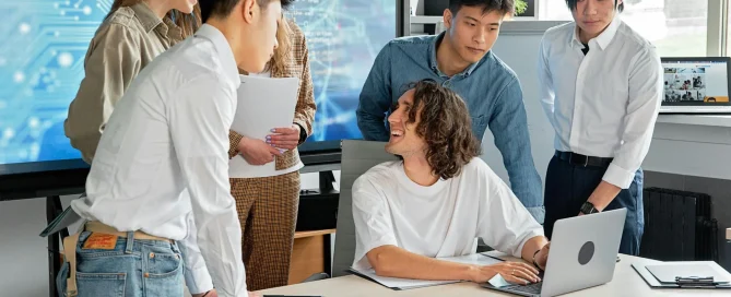 papan tulis digital untuk presentasi interaktif di ruang kelas dan kantor