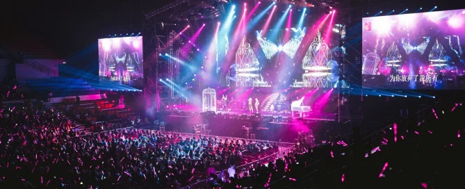 led konser spektakuler dengan screen dan lighting yang tepat