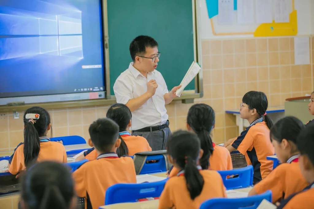 smart class board untuk smart classroom interaktif dan menyenangkan