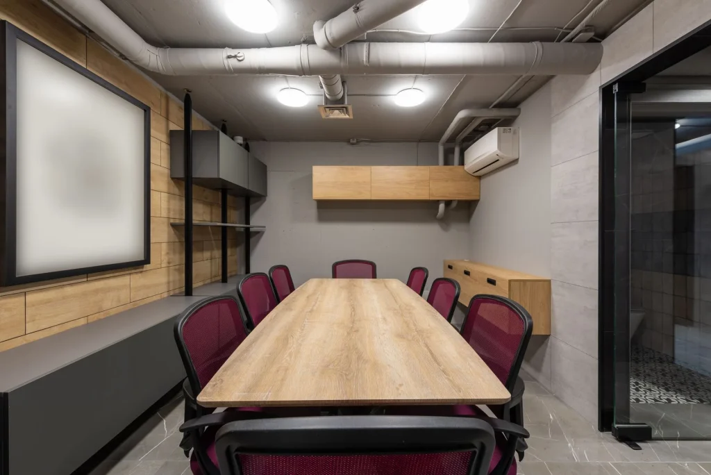 smart board monitor untuk presentasi interaktif di kantor