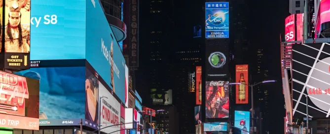 videotron mobil iklan berjalan di berbagai lokasi kota