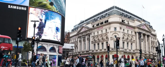 led screen videotron untuk promosi menonjol