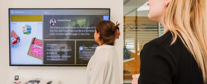 Kolaborasi Tim Jadi Menyenangkan dengan Interactive Monitor