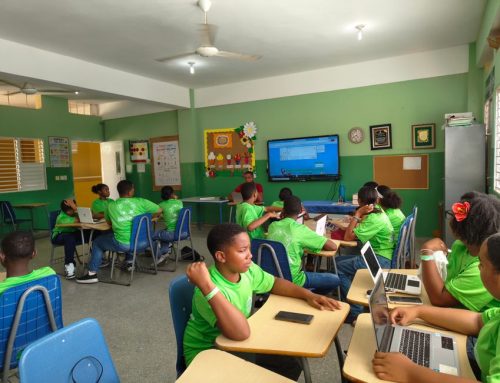 IFP vs Smart Board: Mana yang Lebih Fungsional untuk Institusi?