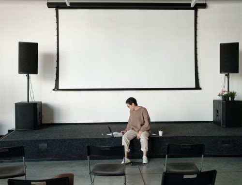 LED Display vs Projector: Pilih Mana yang Lebih Tepat?