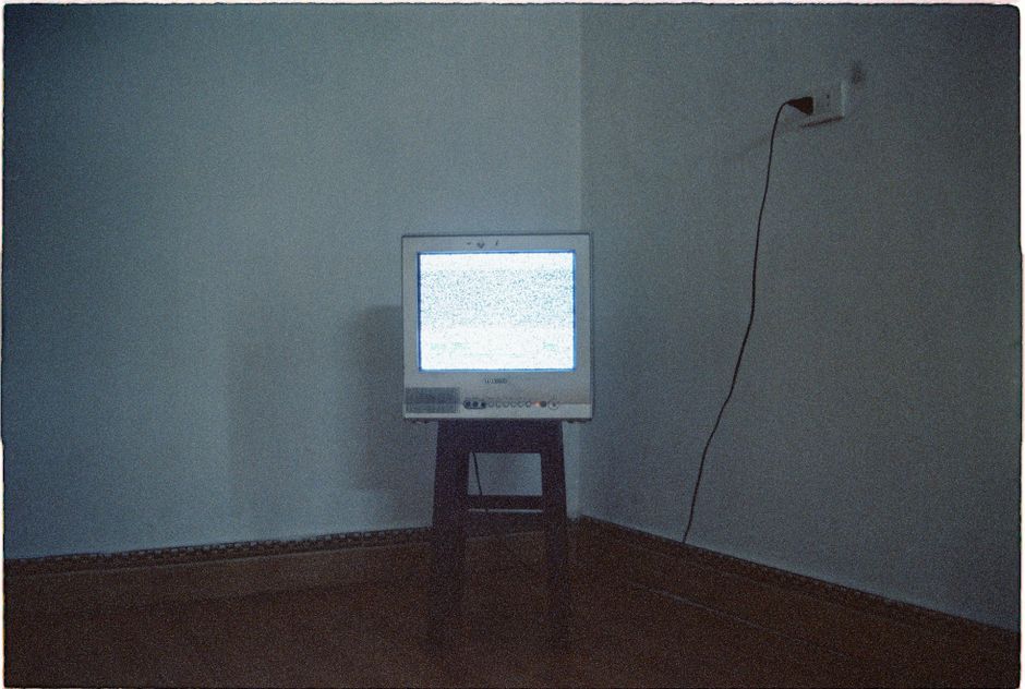 cara memperbaiki tv led layar biru