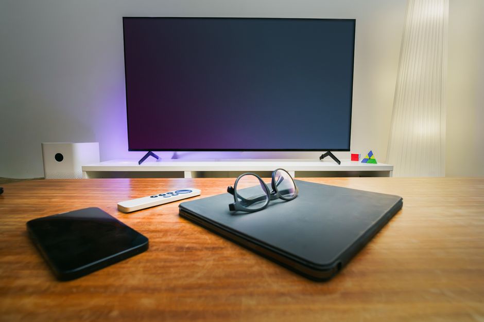 cara membersihkan layar kaca tv led