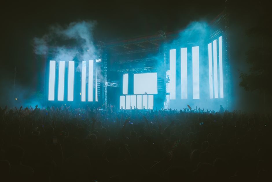 rental led videotron