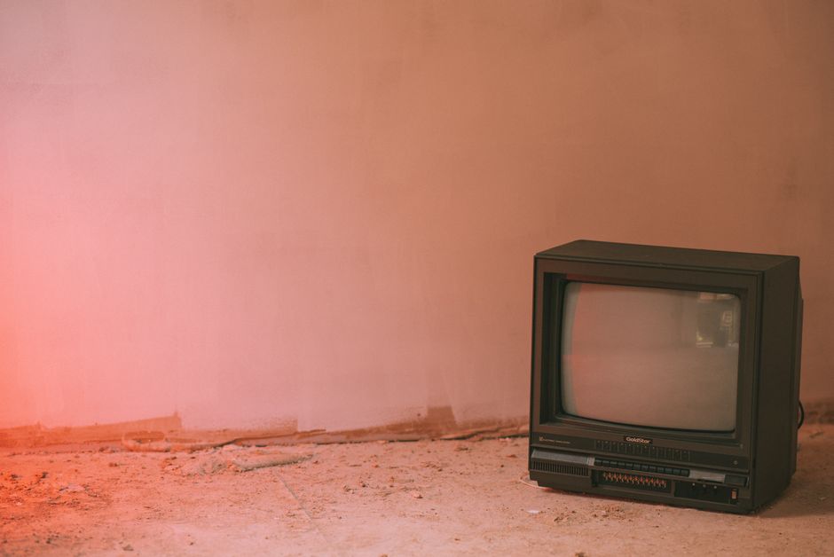 cara menghilangkan bercak hitam di layar tv led