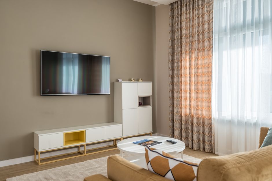 pelindung layar tv led 43 inch