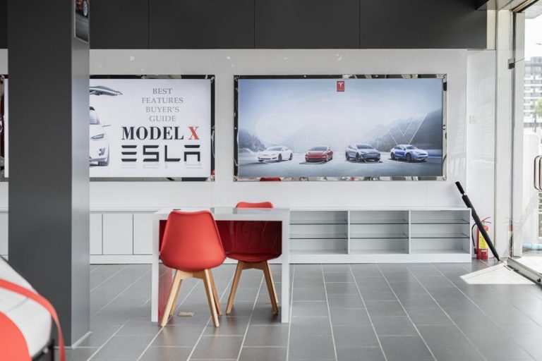 curved video wall